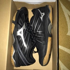 Volleyball shoes